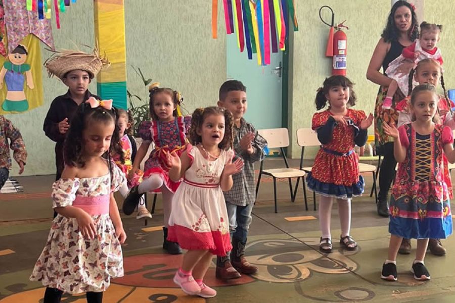 EMEB Profa. Izabel Motta Silva Cardoso realiza Festa Junina
